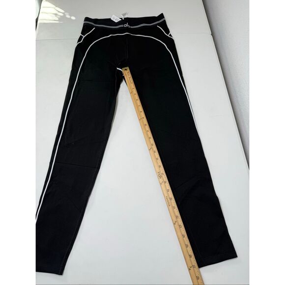 Alo Yoga Airbrush Heart Throb Set Bra and Legging Black White - Picture 12 of 14